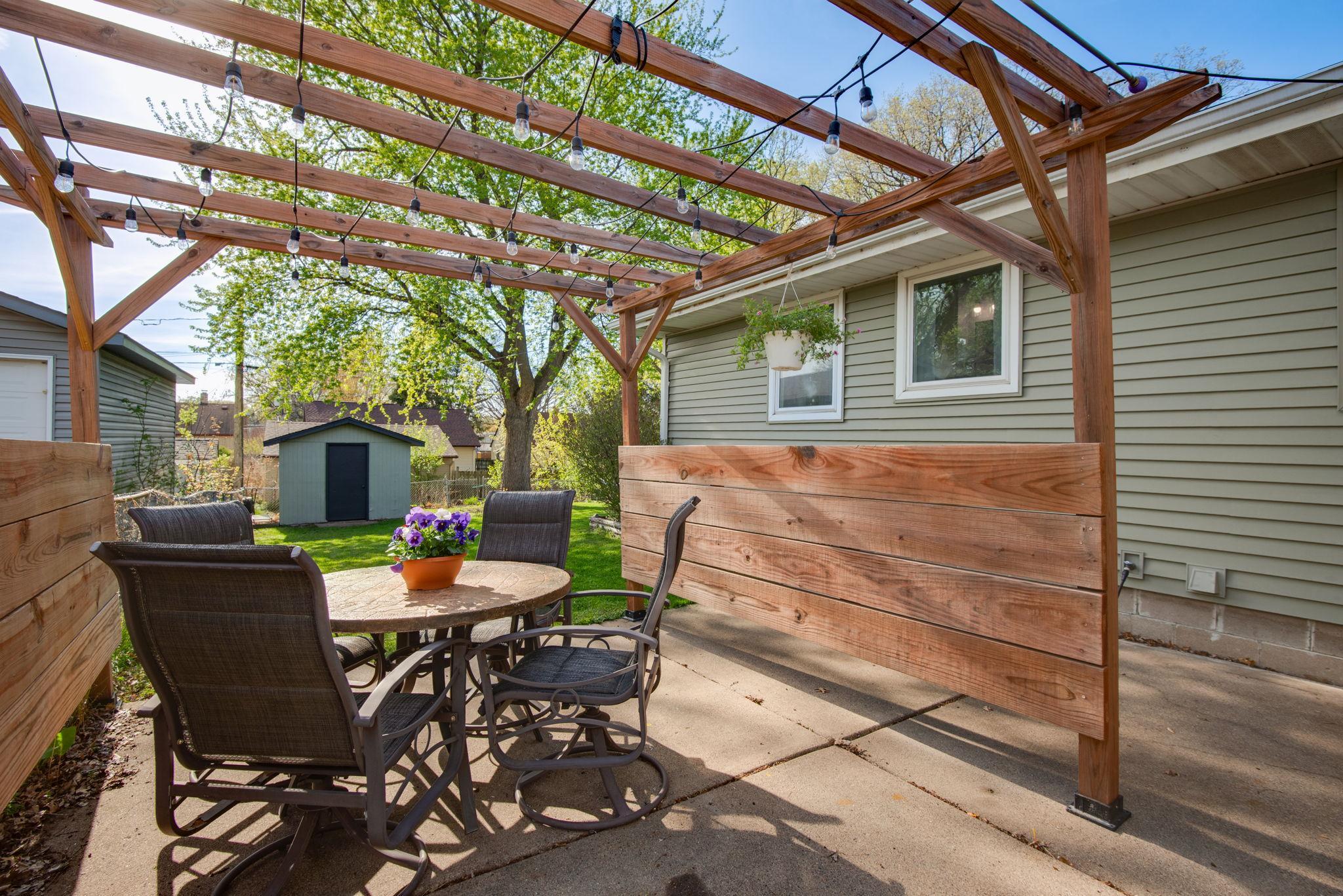 33-web-or-mls-2075-N-Ivy-St-33.jpg
