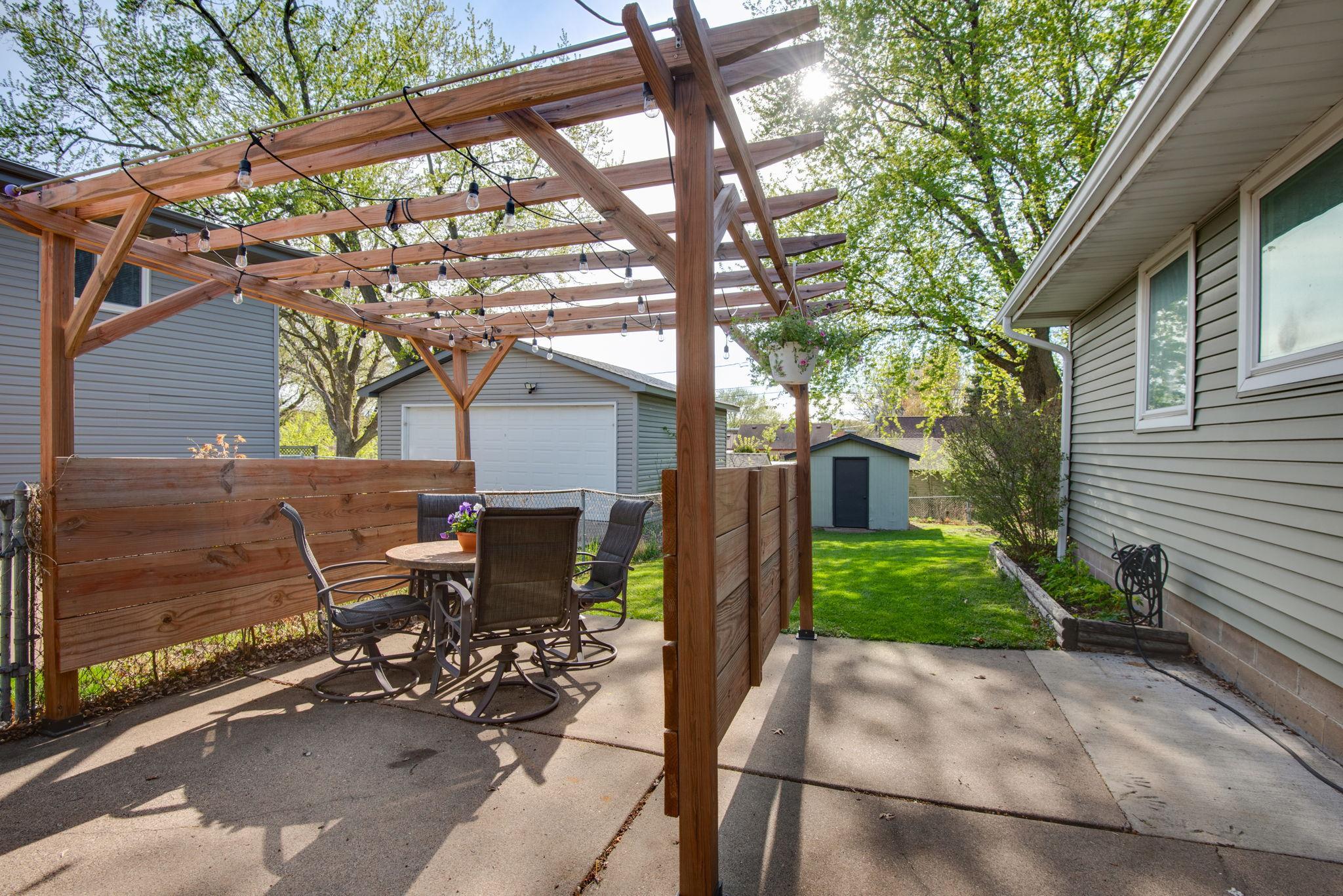 34-web-or-mls-2075-N-Ivy-St-34.jpg