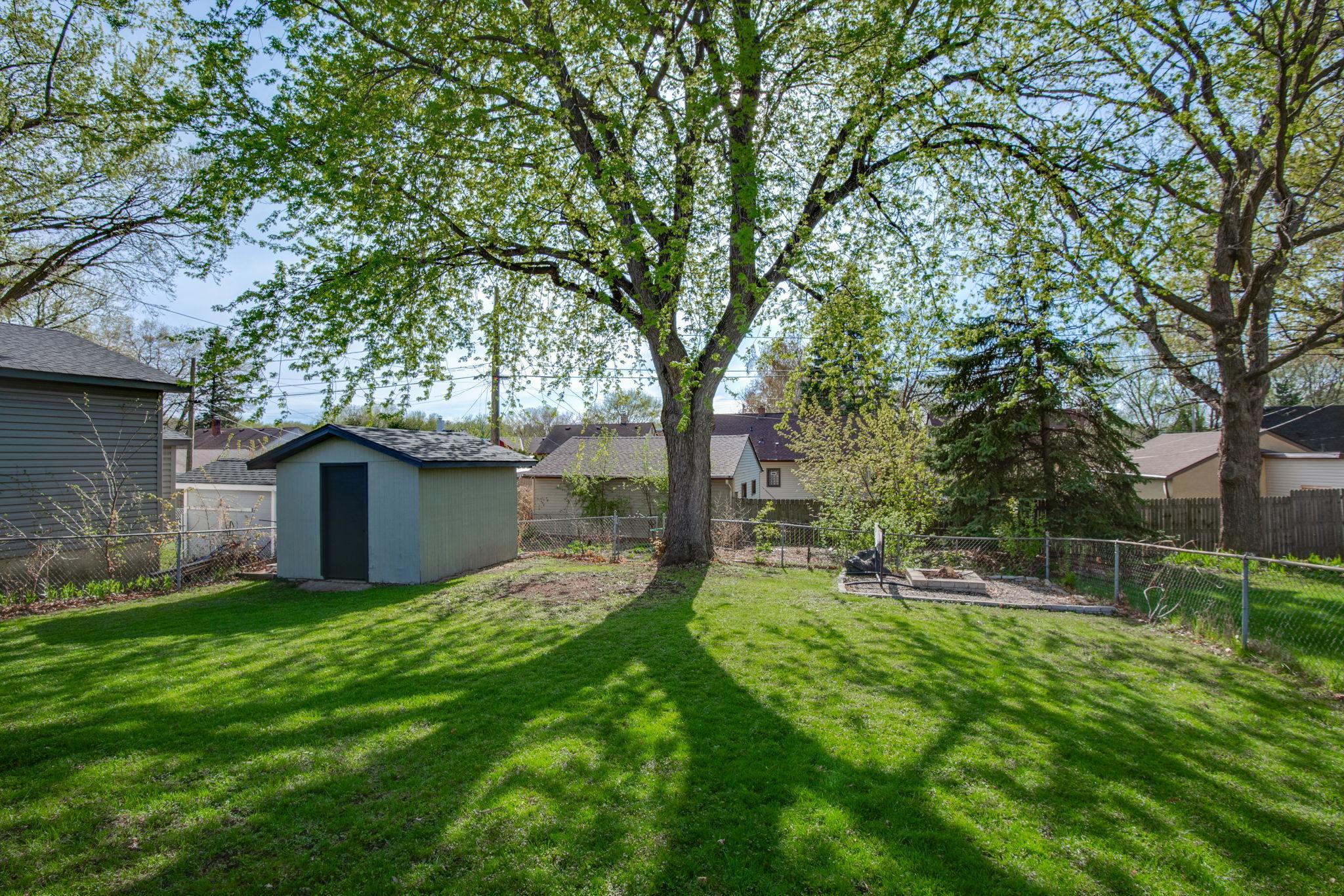 36-web-or-mls-2075-N-Ivy-St-36.jpg