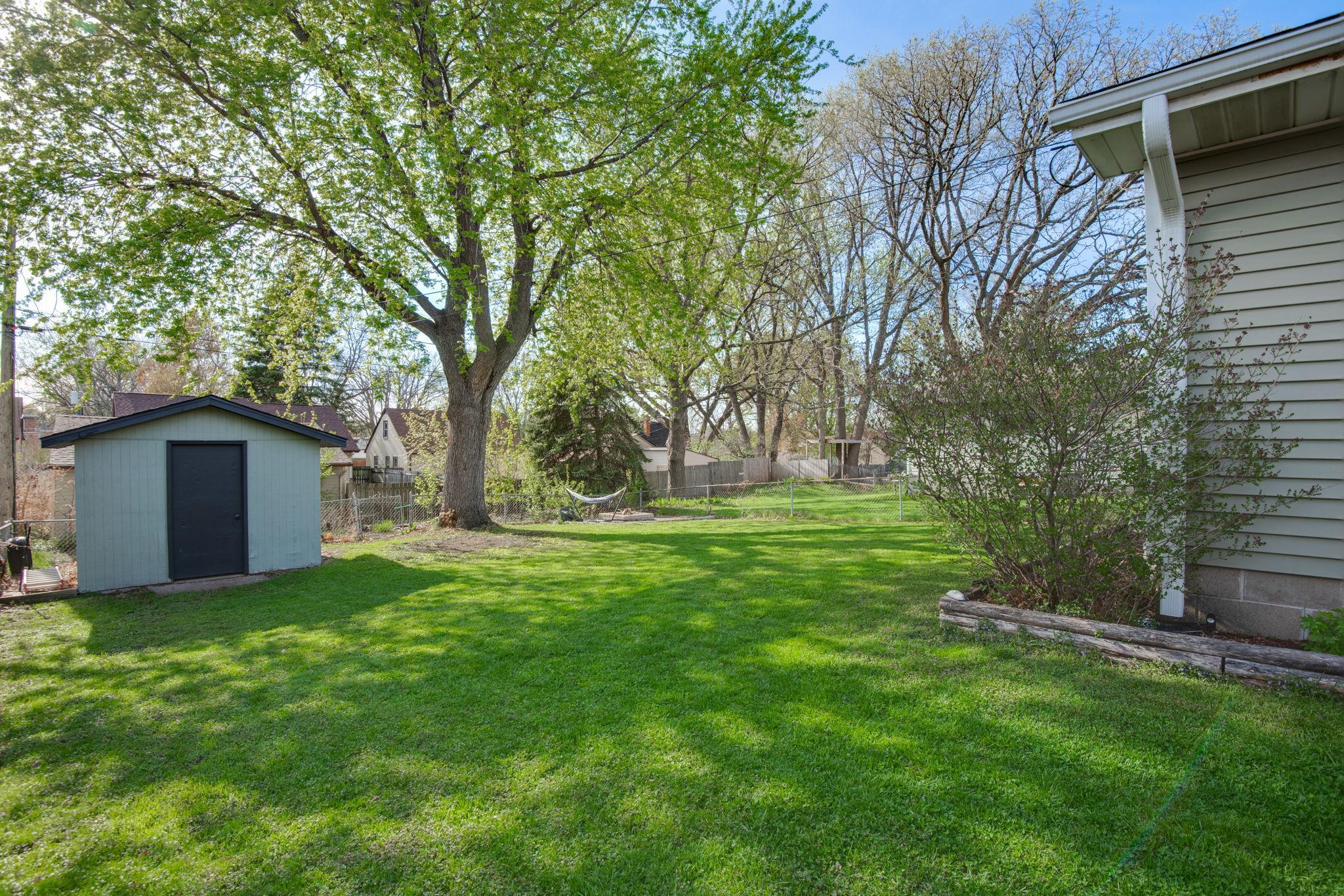 35-web-or-mls-2075-N-Ivy-St-35.jpg