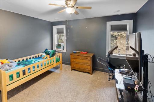 Additional upper-level bedroomâideal for guests, office, or multi-purpose use.