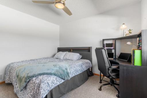 4052 Blakewood Drive, Shakopee, MN 55379