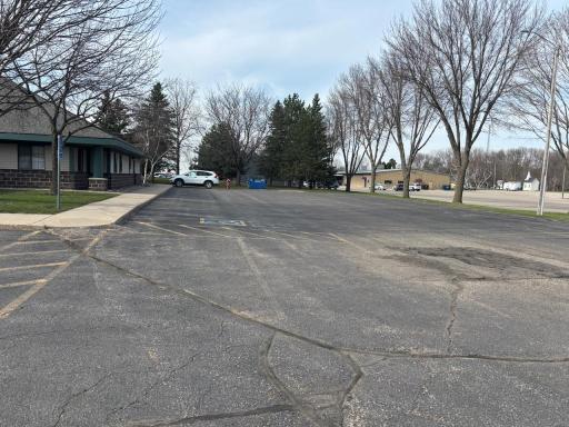 1005 High Avenue NE, Willmar, MN 56201