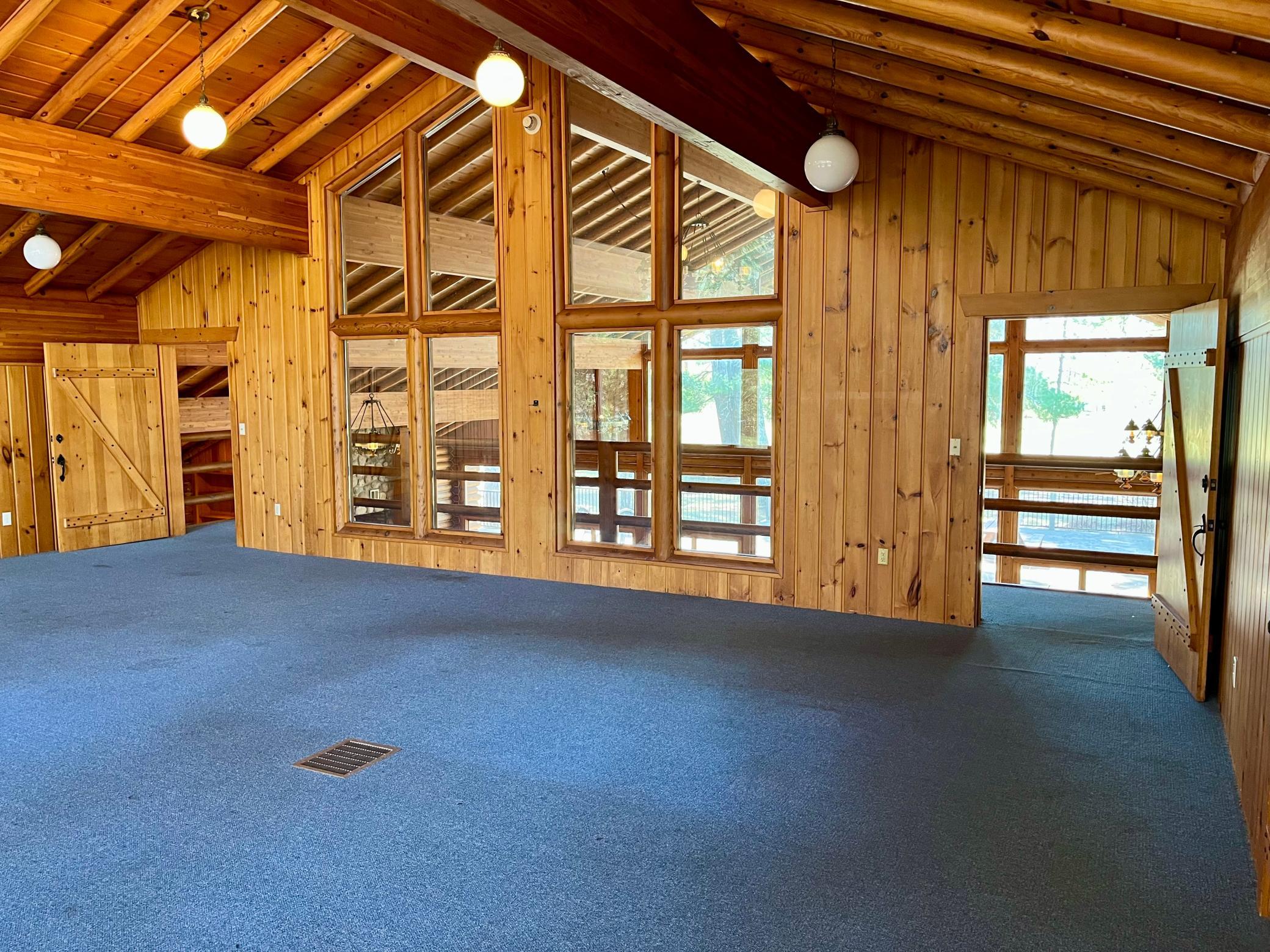 upstairs spacious loft