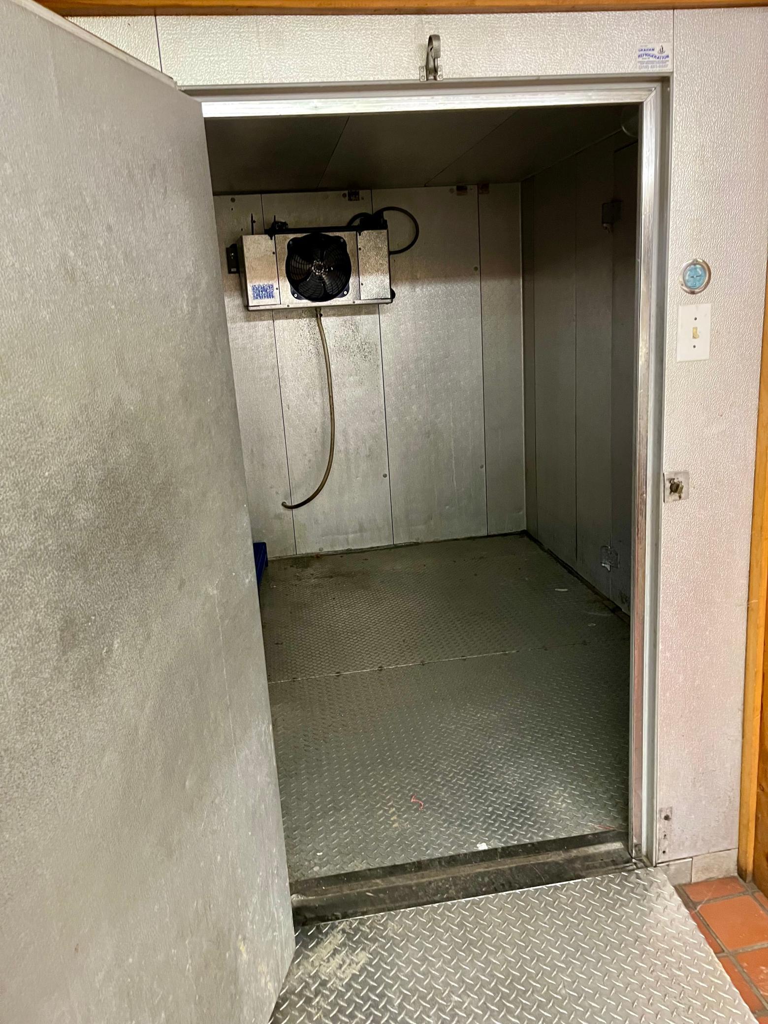 walk in fridge / freezer