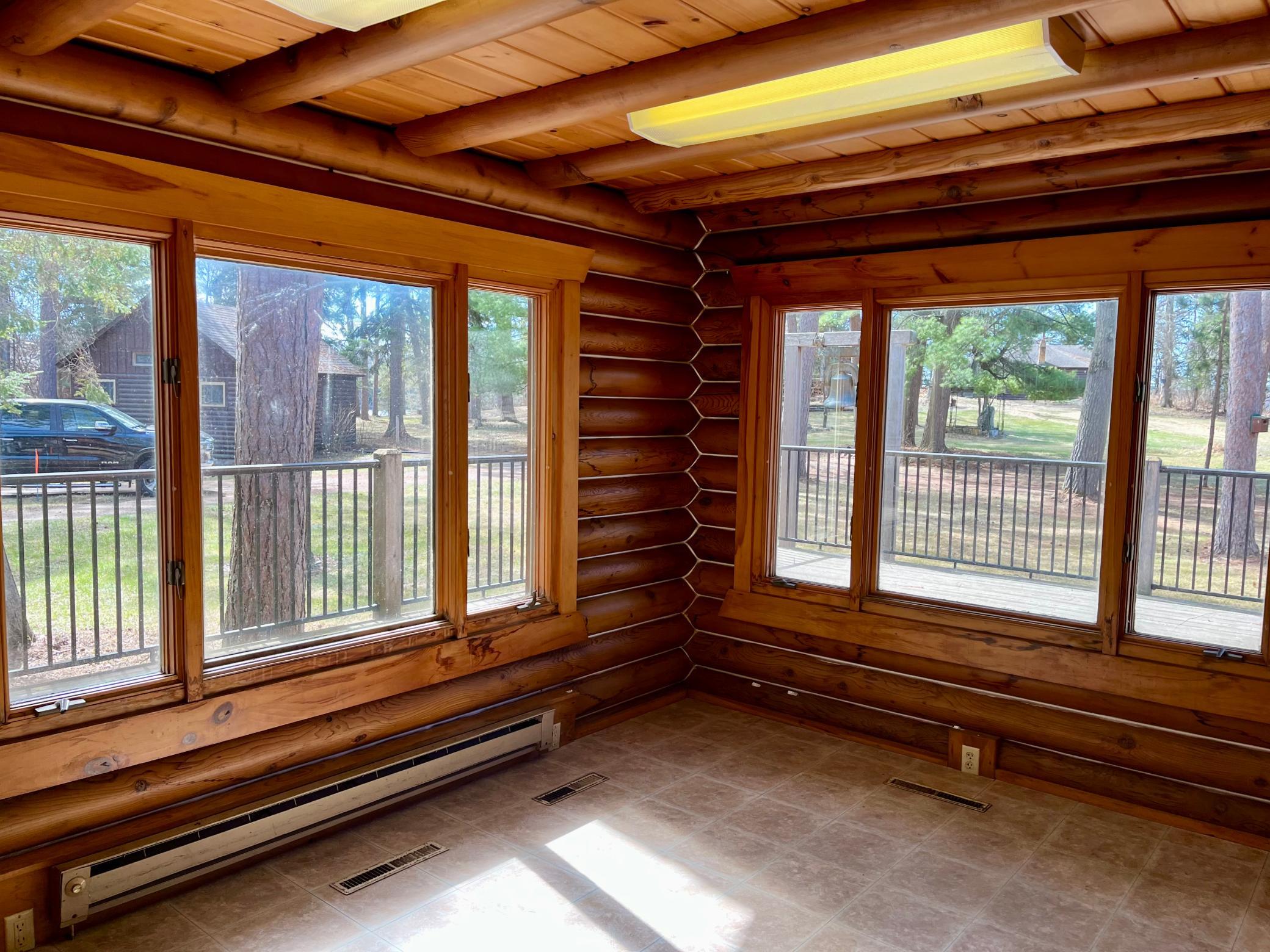 Potential bedroom - non conforming due to no closet