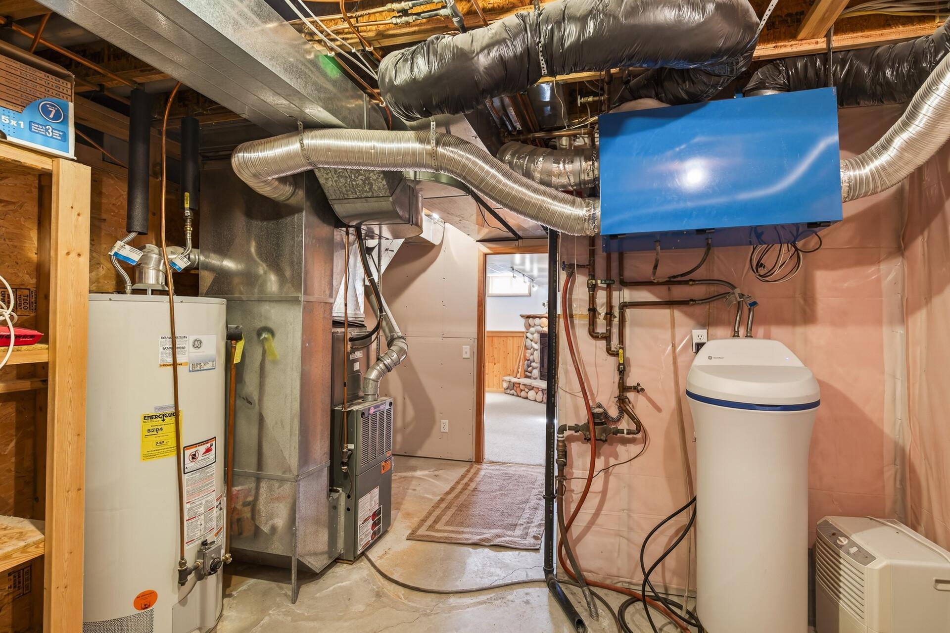 Utility Room w sink & large storage area (not shown)