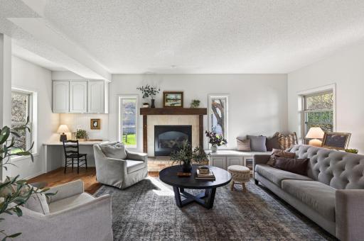 LR Gas Fireplace, Desk area, storage bench, lots of windows