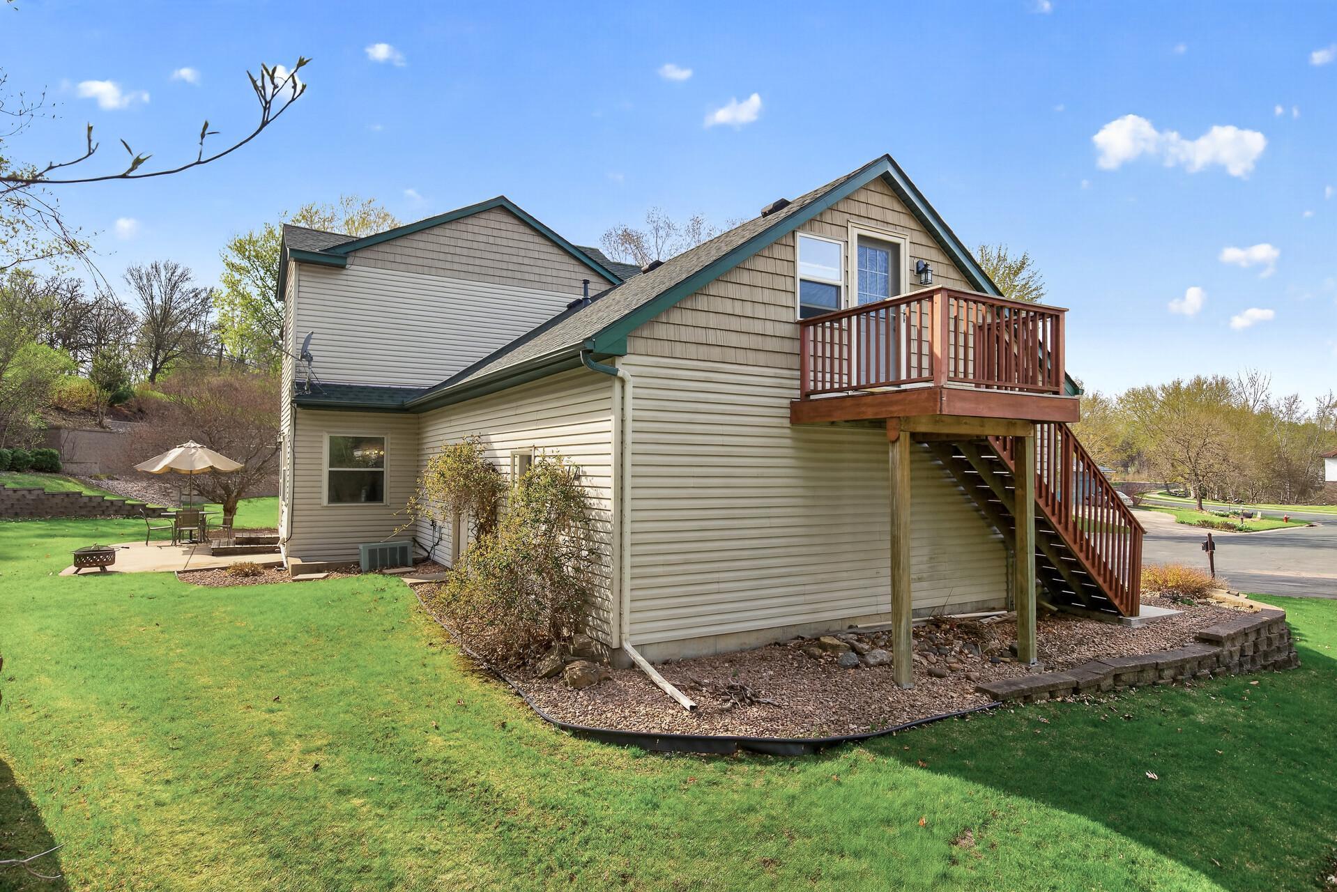 Separate exterior entry on side of garage to upper Bonus Room