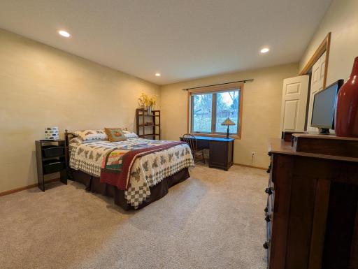 419 Brandywine Drive, Burnsville, MN 55337