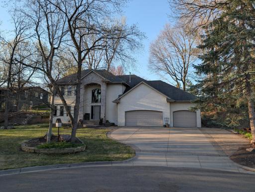 419 Brandywine Drive, Burnsville, MN 55337