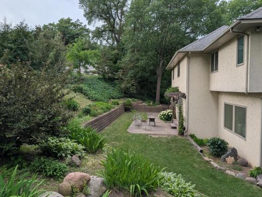 419 Brandywine Drive, Burnsville, MN 55337