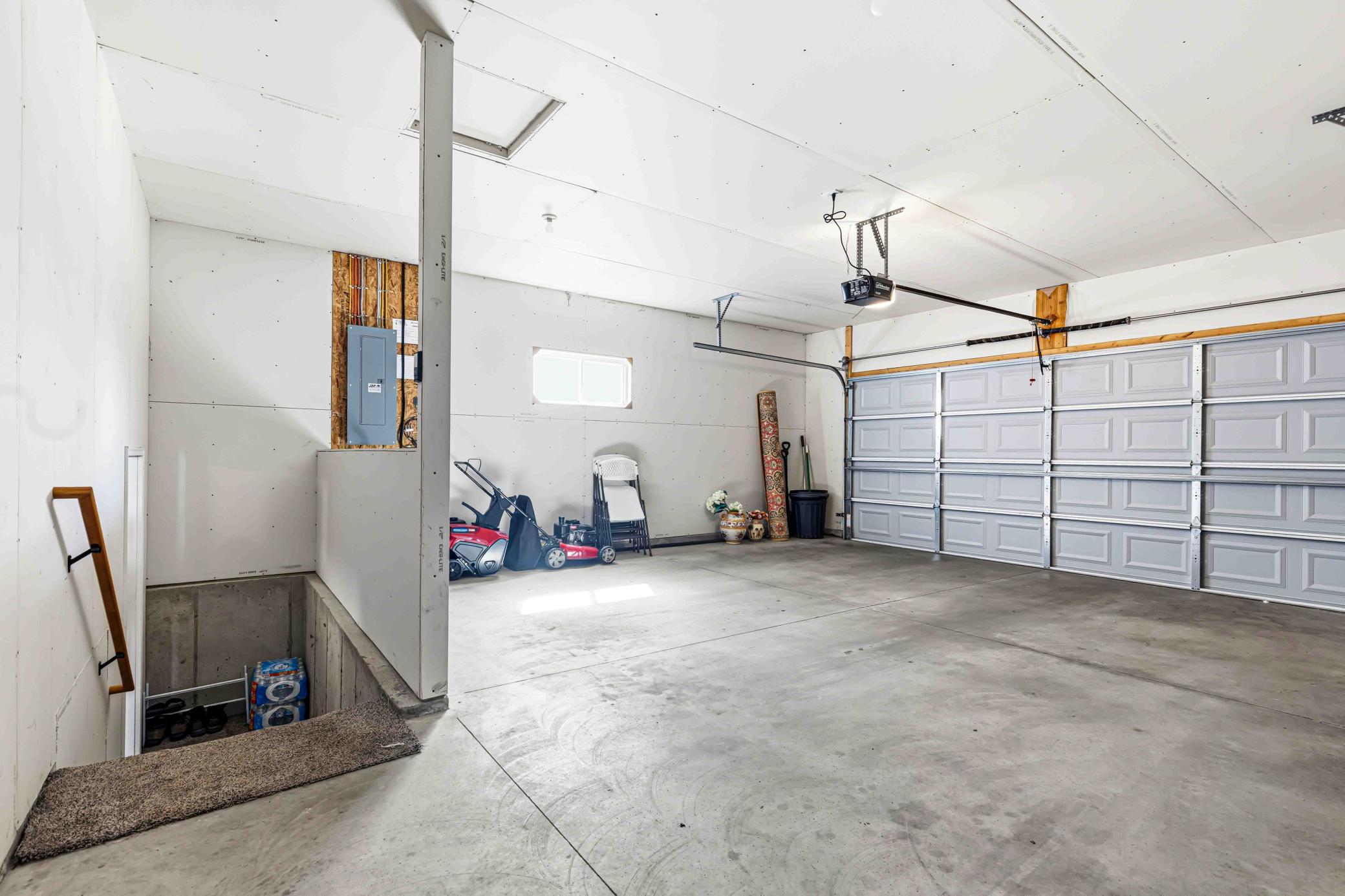 Attached Garage