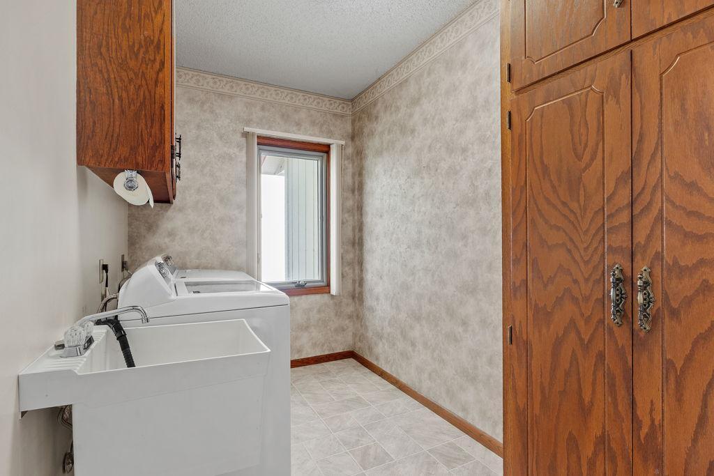 Main level laundry