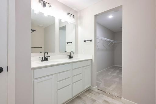 4819 Island Park Drive, Saint Paul, MN 55129