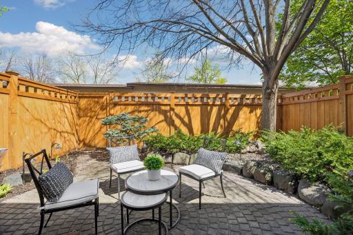 513 Coventry Lane, Minneapolis, MN 55435