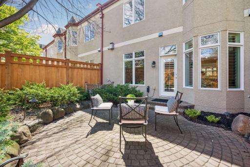 513 Coventry Lane, Minneapolis, MN 55435
