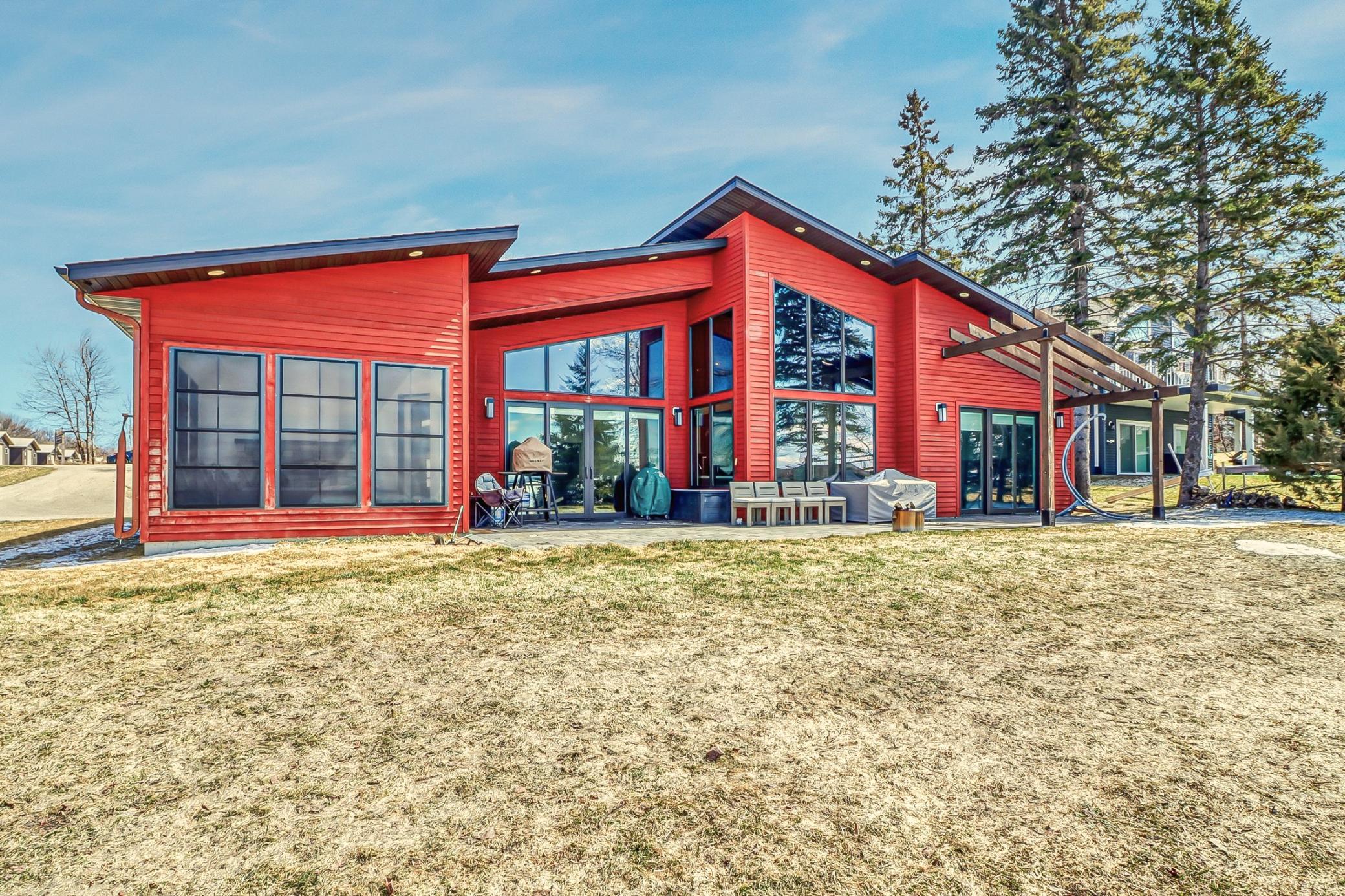 Exterior1_5.jpg