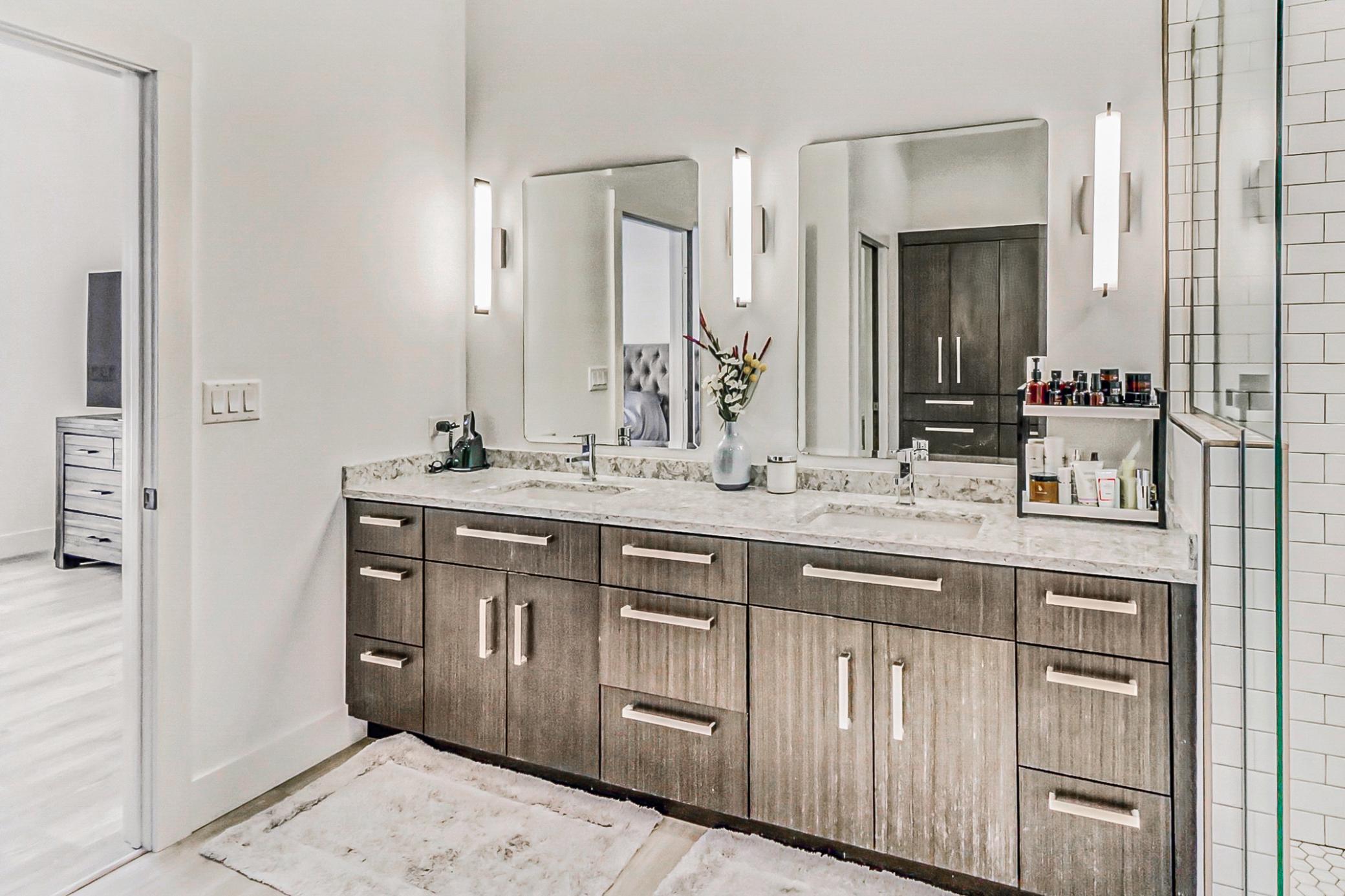 Primary Bathroom1_2.jpg