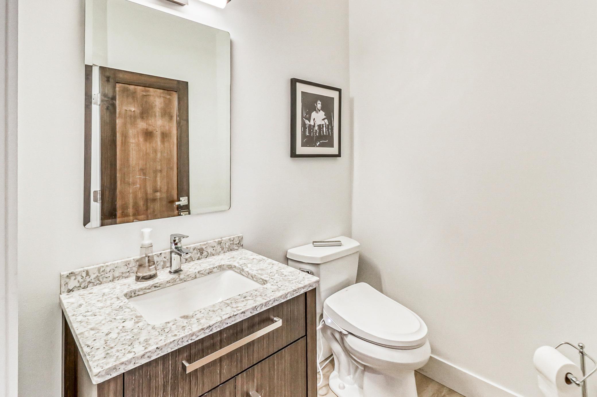 Half-bath1_1.jpg