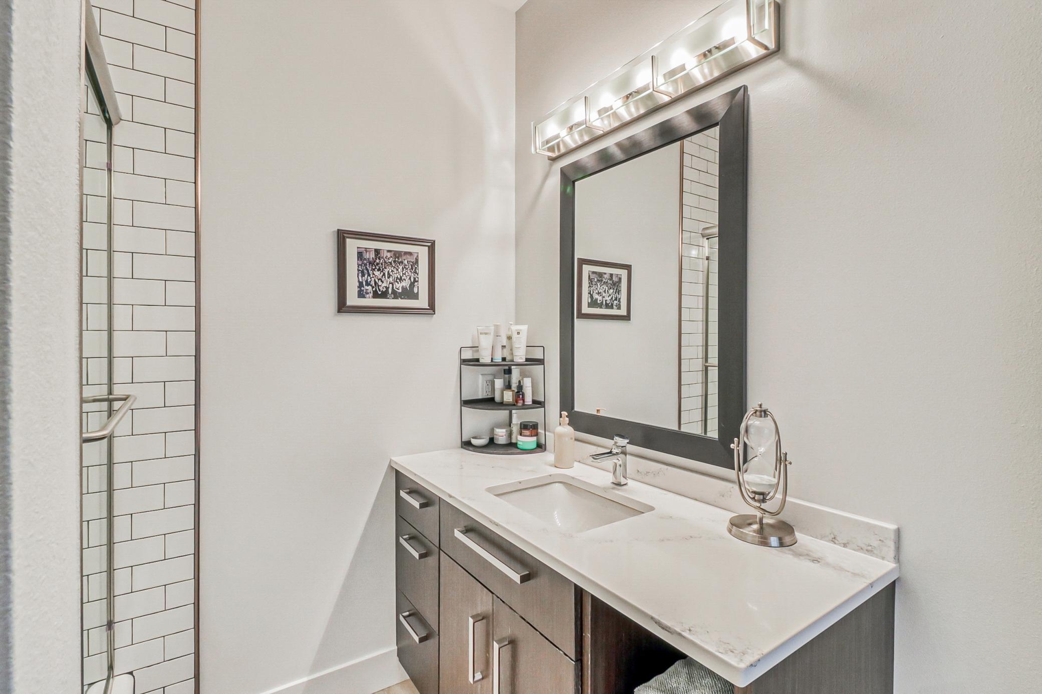 Bathroom1_0.jpg