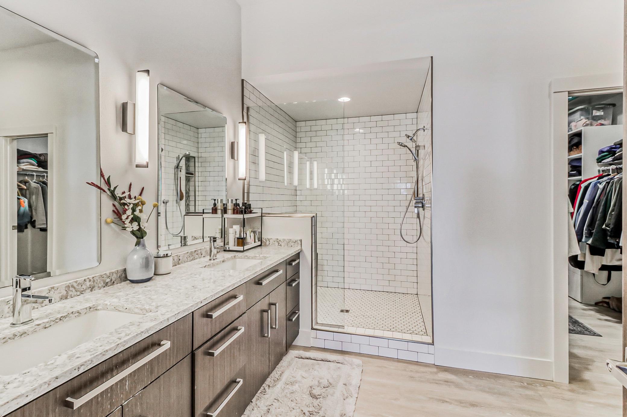 Primary Bathroom1_1.jpg