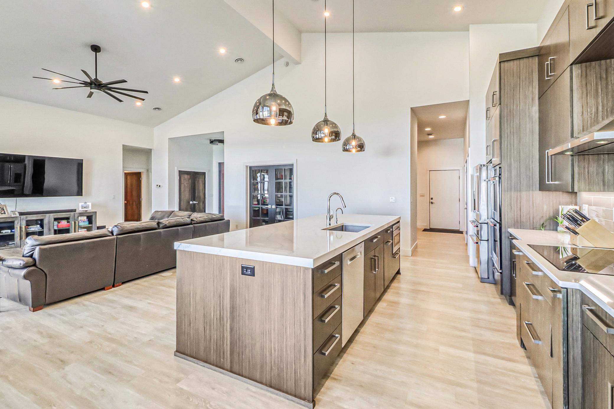 Kitchen1_2.jpg
