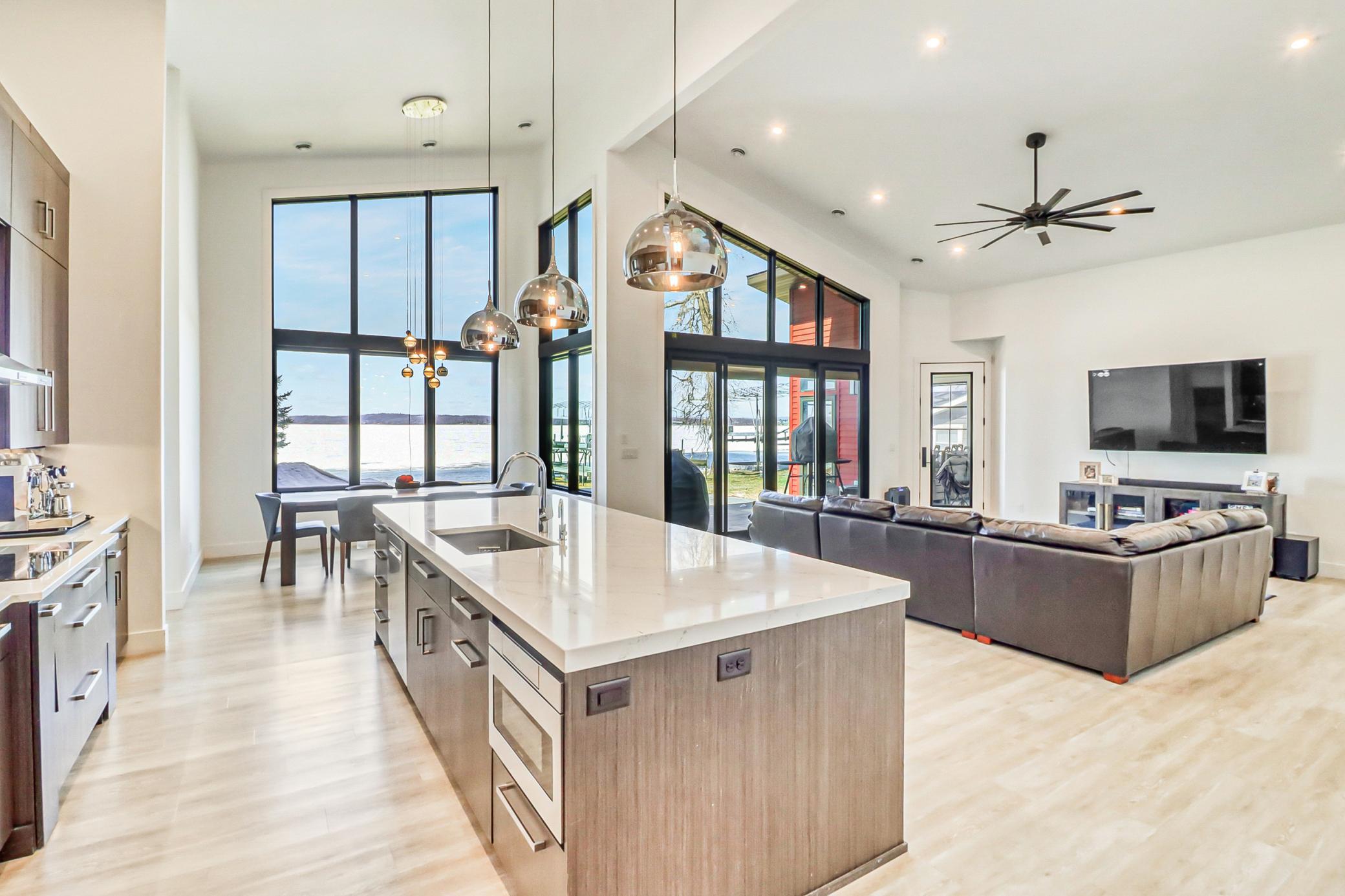 Kitchen1_0.jpg