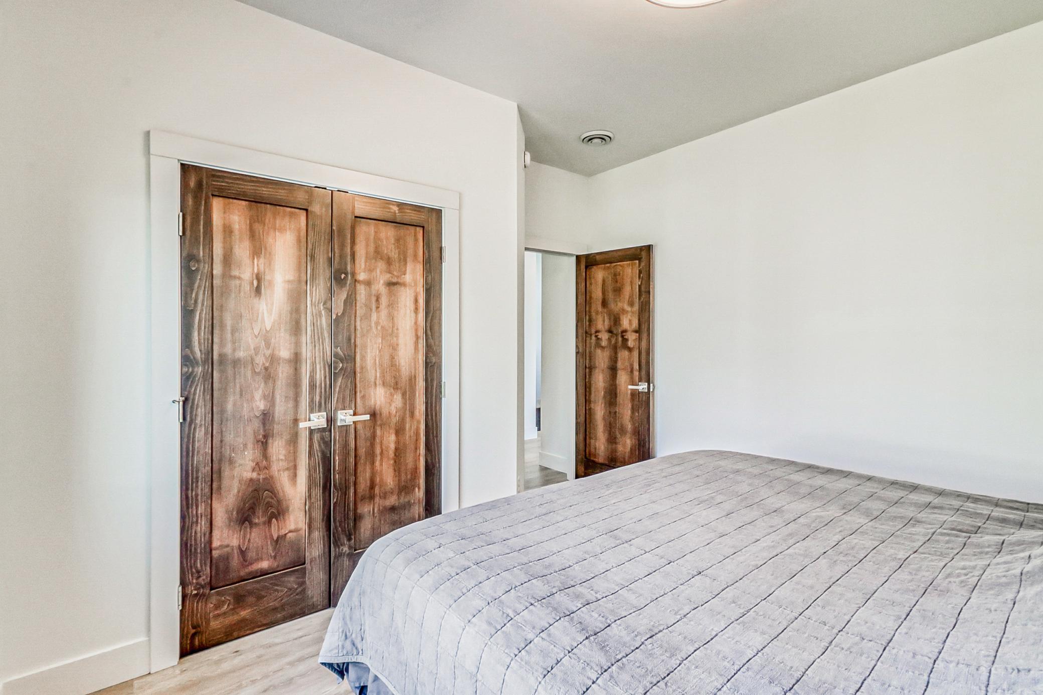 Bedroom1_2.jpg