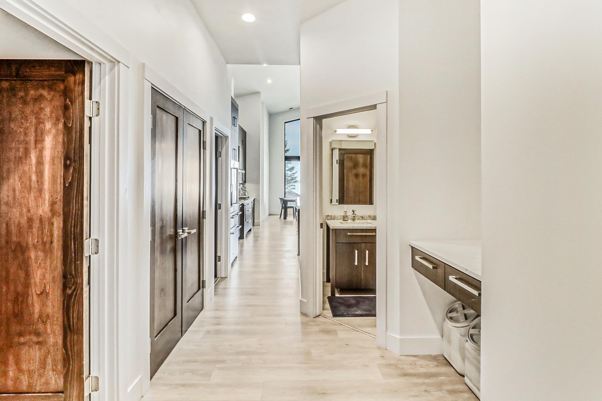 Mudroom1_1.jpg