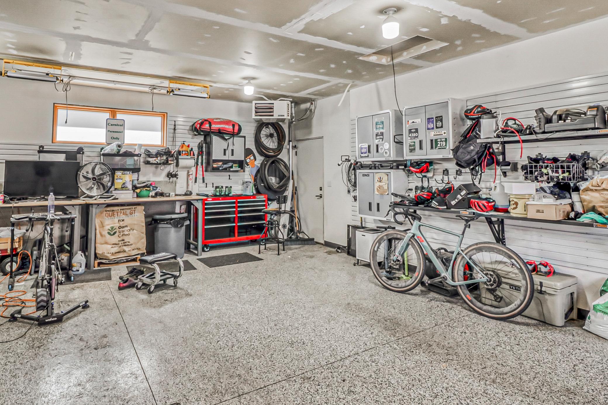 Garage1_2.jpg