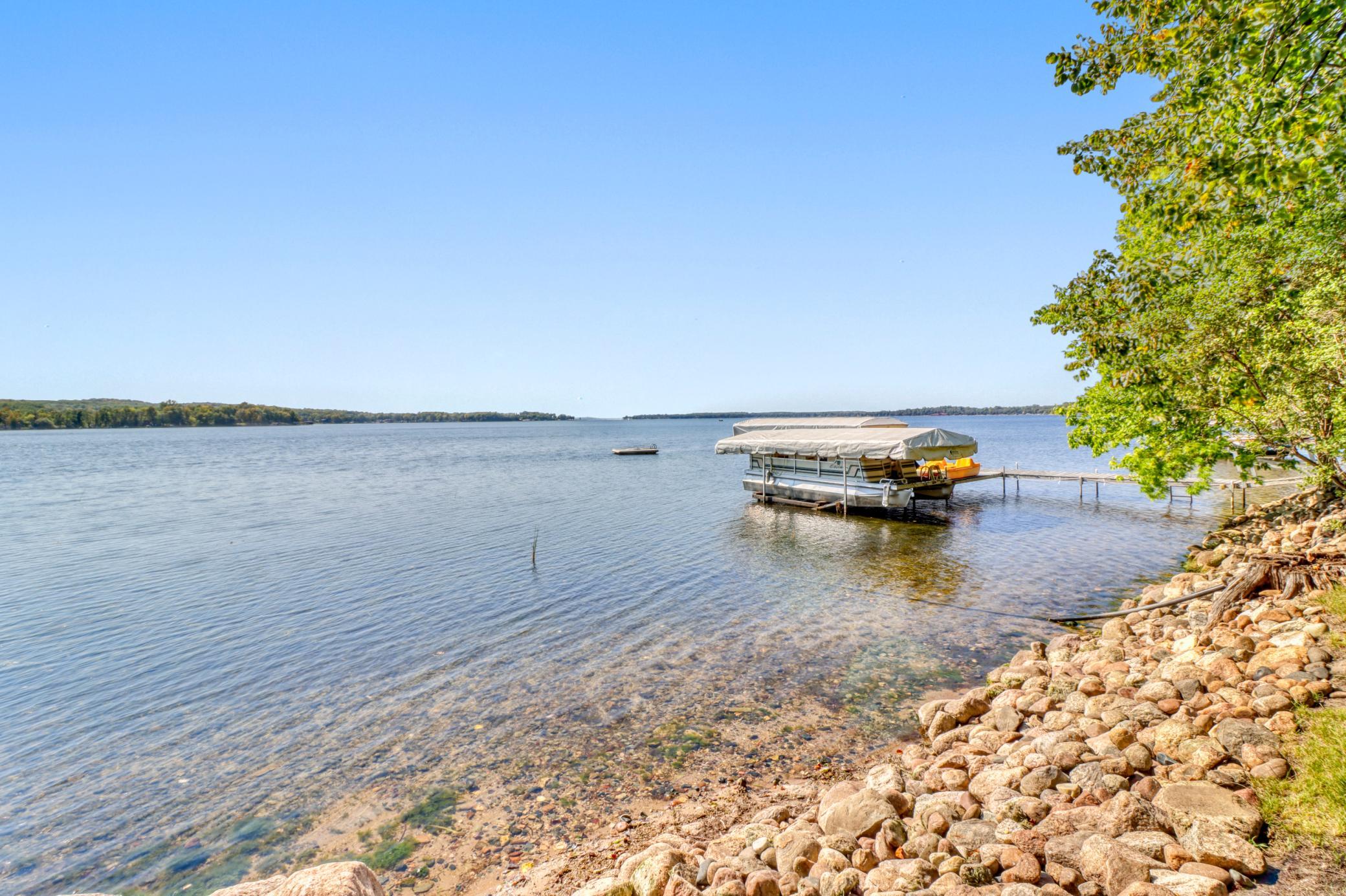 Hard sand botton. Rock riprap Exterior_lake1_1.JPG