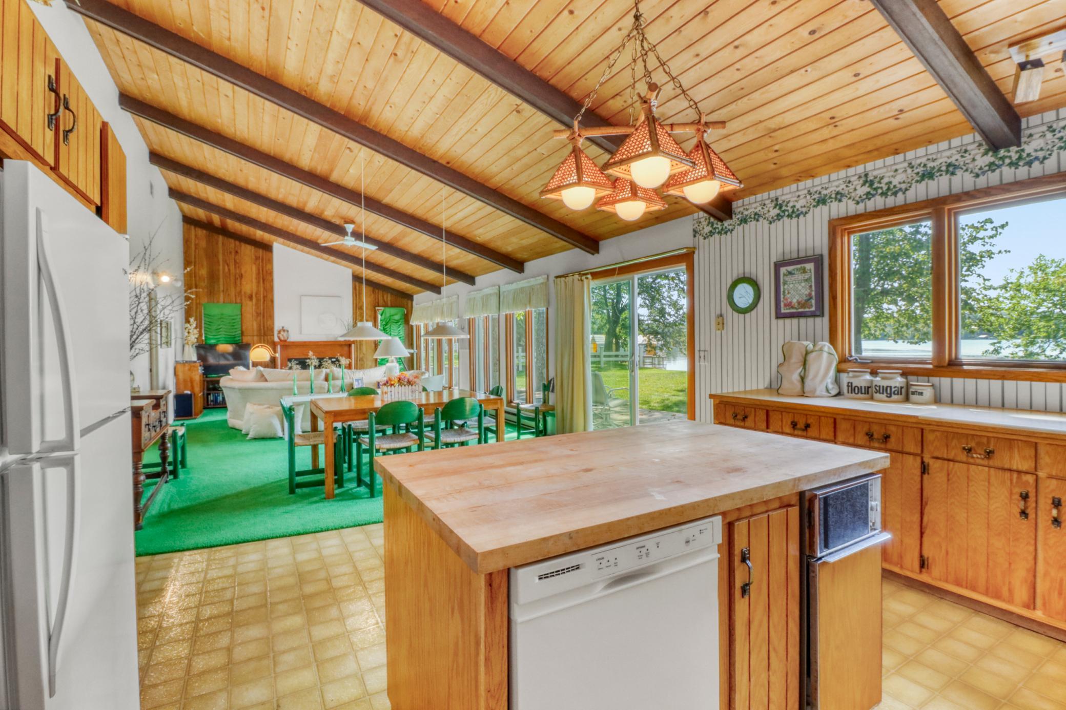 Kitchen1_5.JPG