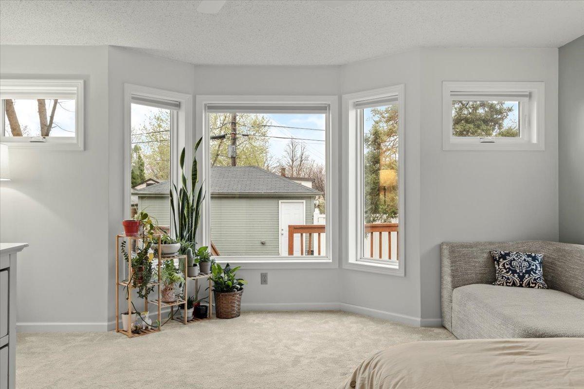 16-2545 Brighton Ave NE-0016.jpg