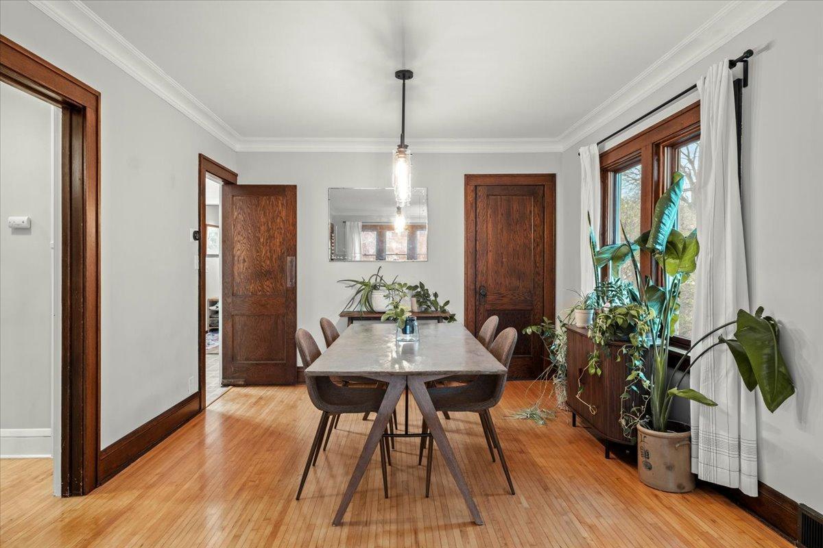 06-2545 Brighton Ave NE-0006.jpg