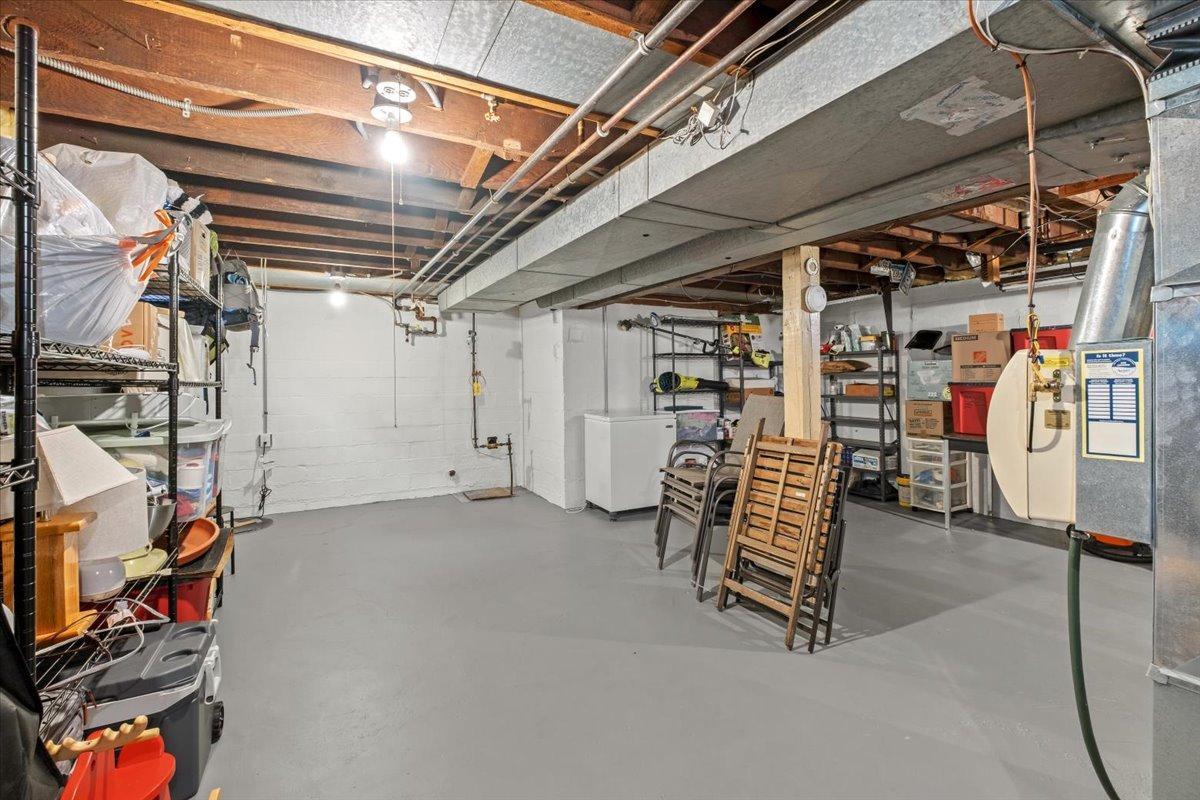 22-2545 Brighton Ave NE-0022.jpg