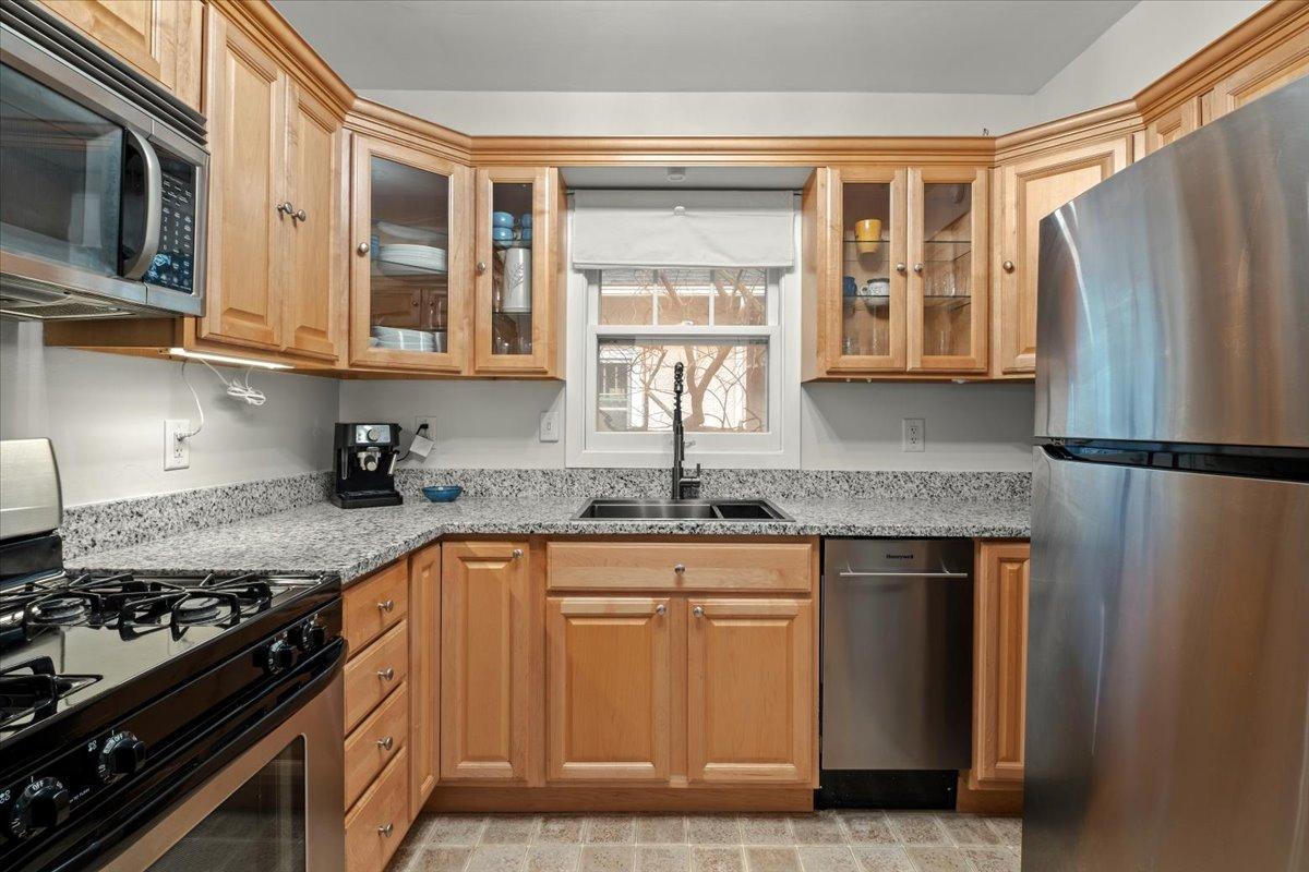 10-2545 Brighton Ave NE-0010.jpg