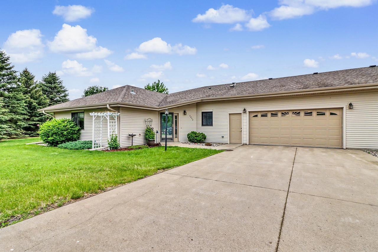 2940 12th Avenue S, Moorhead, MN 56560