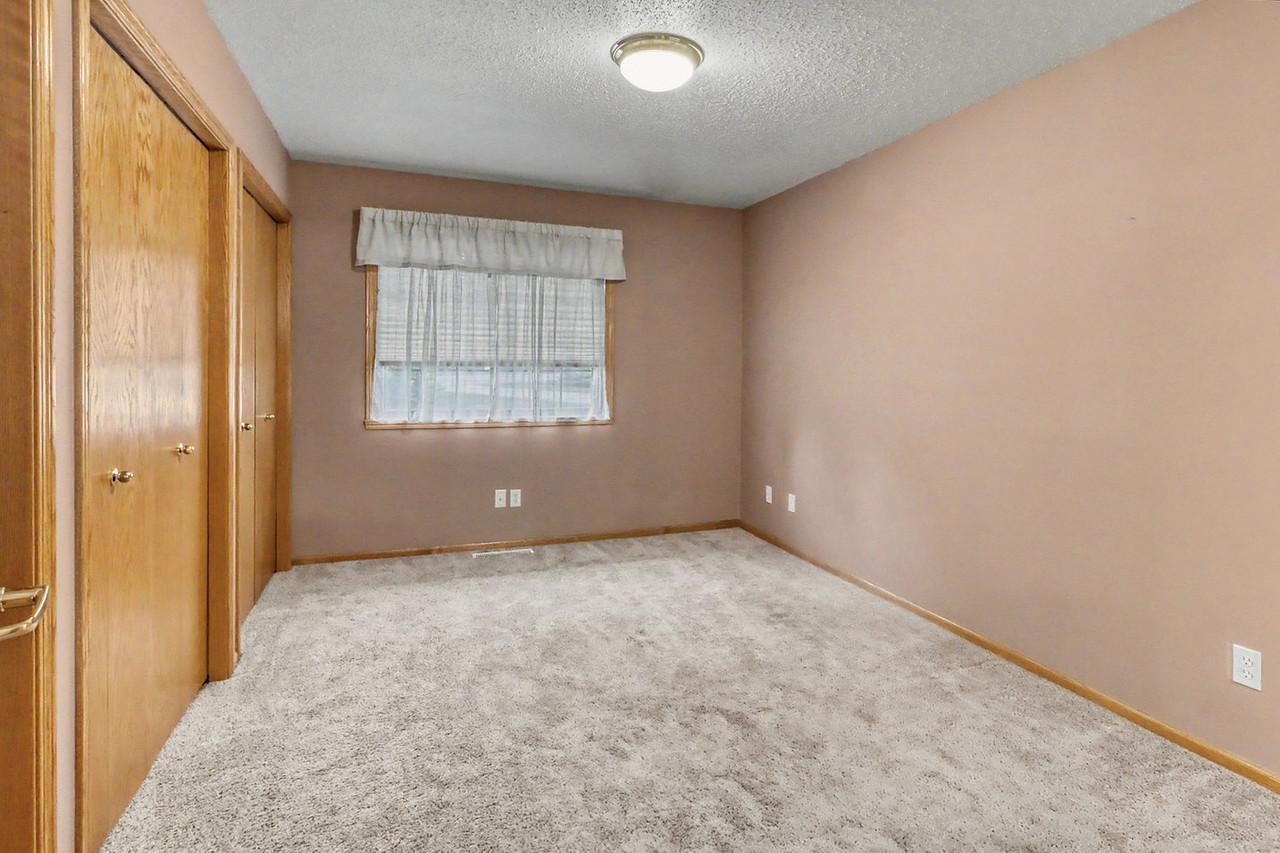 Bedroom1_1-1280.jpg
