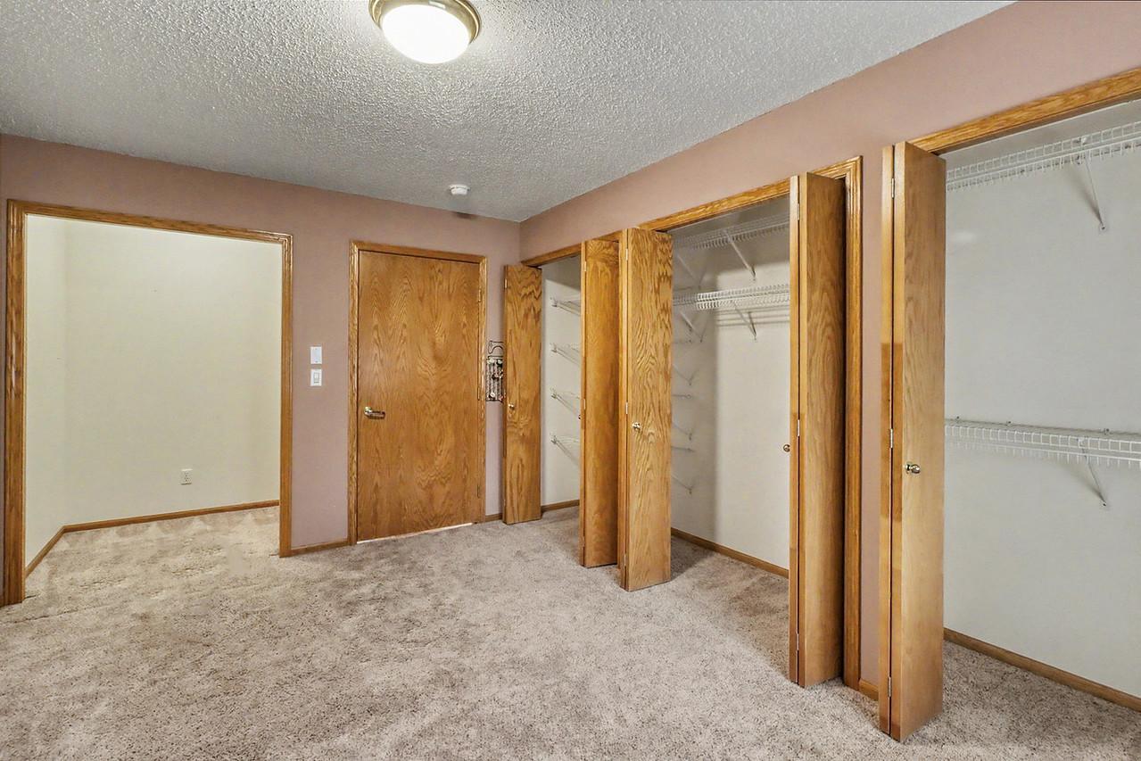 Bedroom1_3-1280.jpg