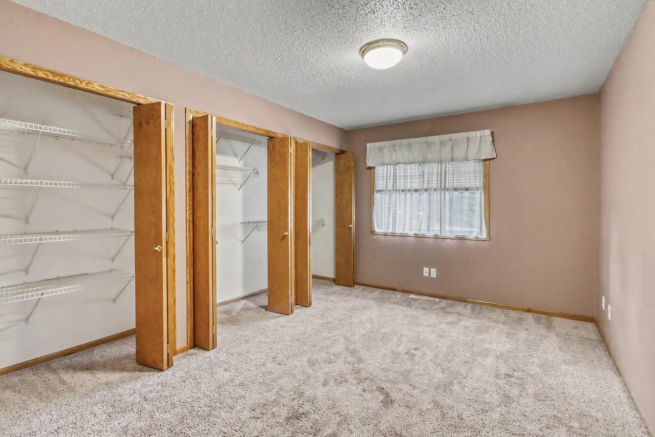 Bedroom1_2-1280.jpg