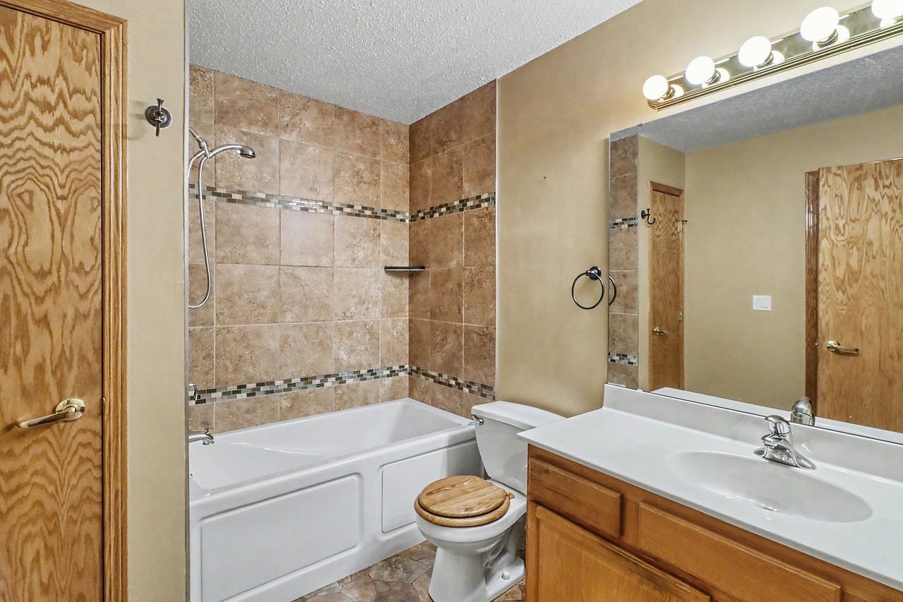 Bathroom1_1-1280.jpg