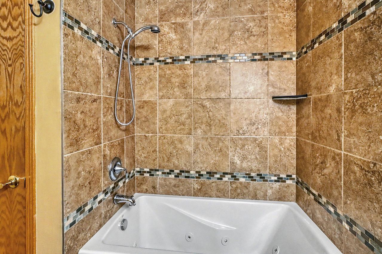 Bathroom1_3-1280.jpg