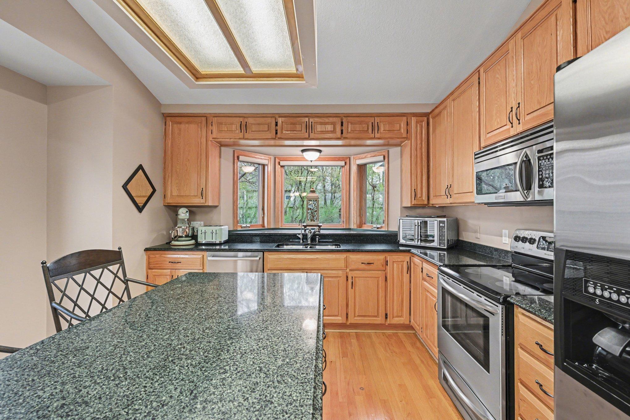 Lots of cabinet storage - pull outs too!