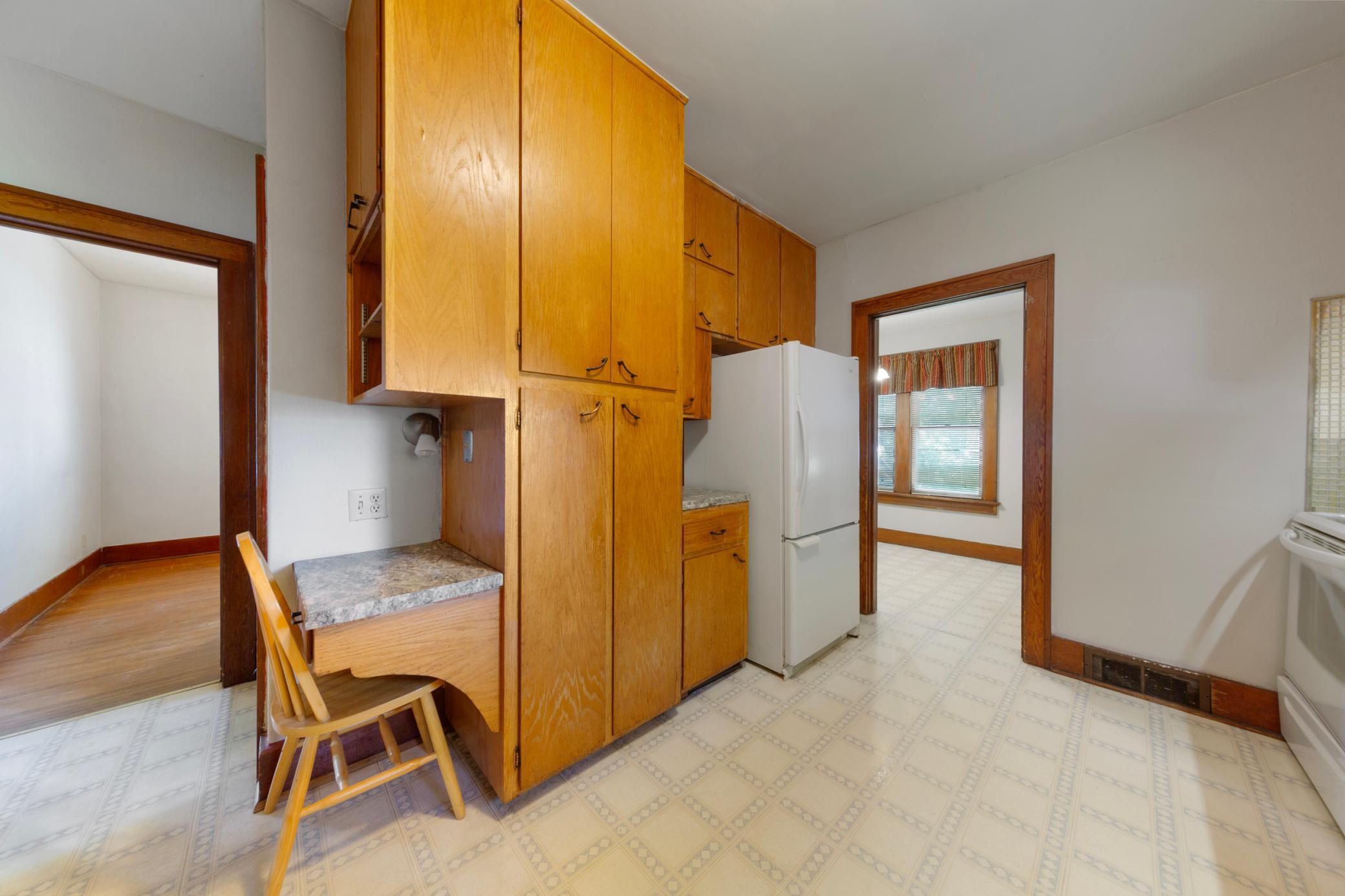 13 kitchen.jpg