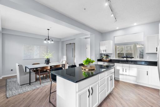 1667 Village Trail E, 5, Saint Paul, MN 55109