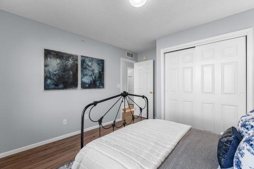 1667 Village Trail E, 5, Saint Paul, MN 55109
