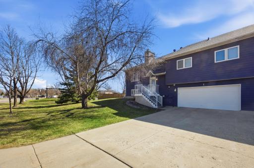 1 Prairiewood Crossing S, Fargo, ND 58103