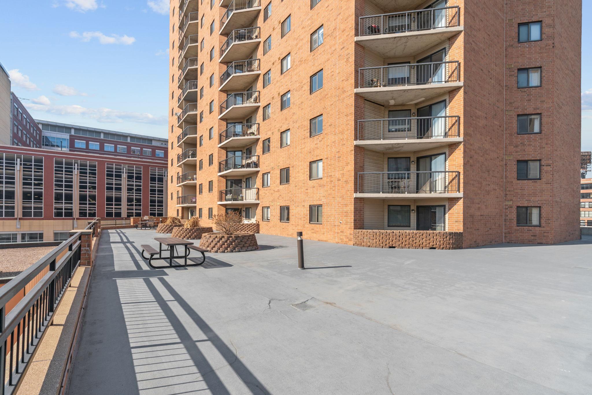 4th Floor - Patio and Views on Rooftop Terrace