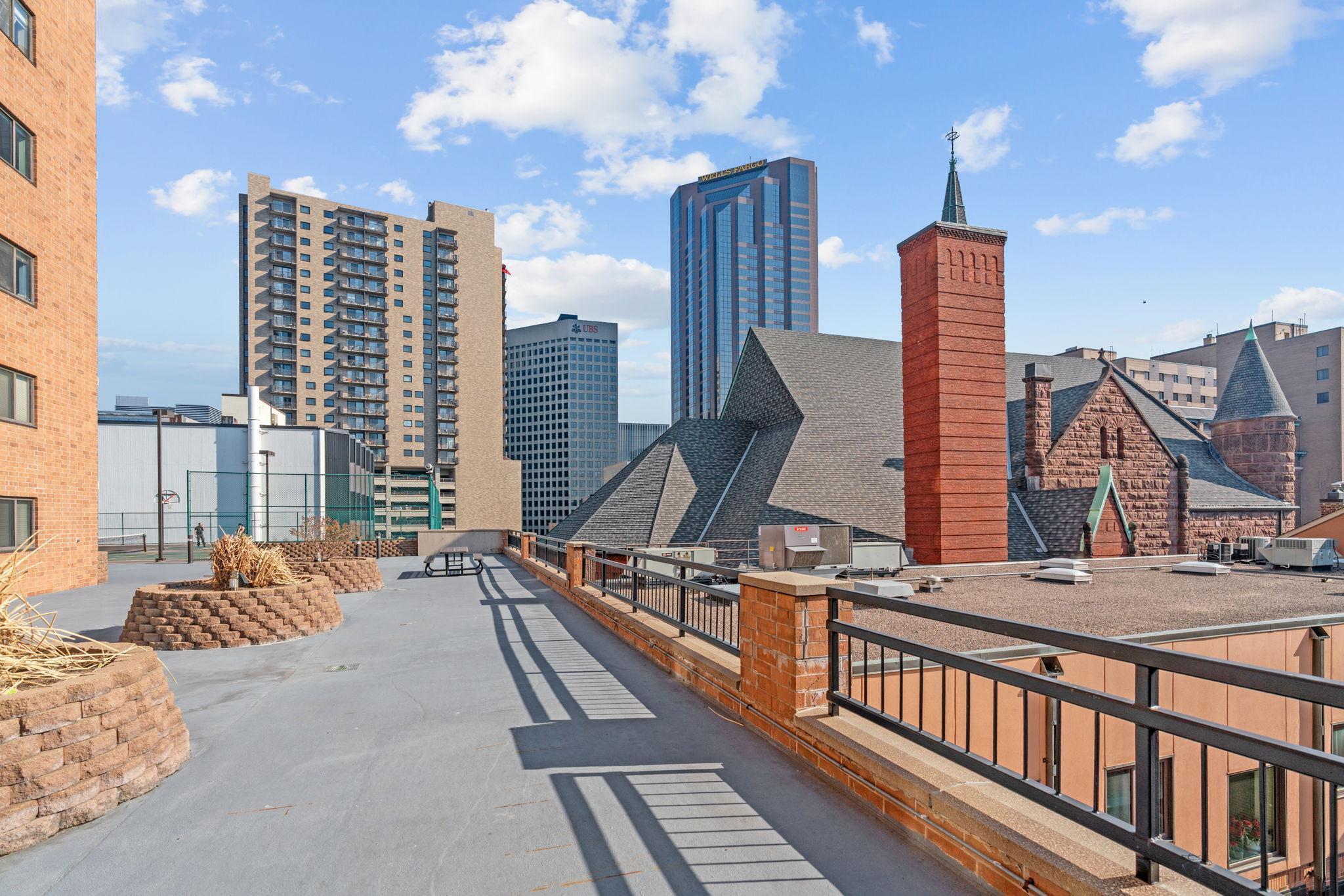 4th Floor - Patio and Views on Rooftop Terrace